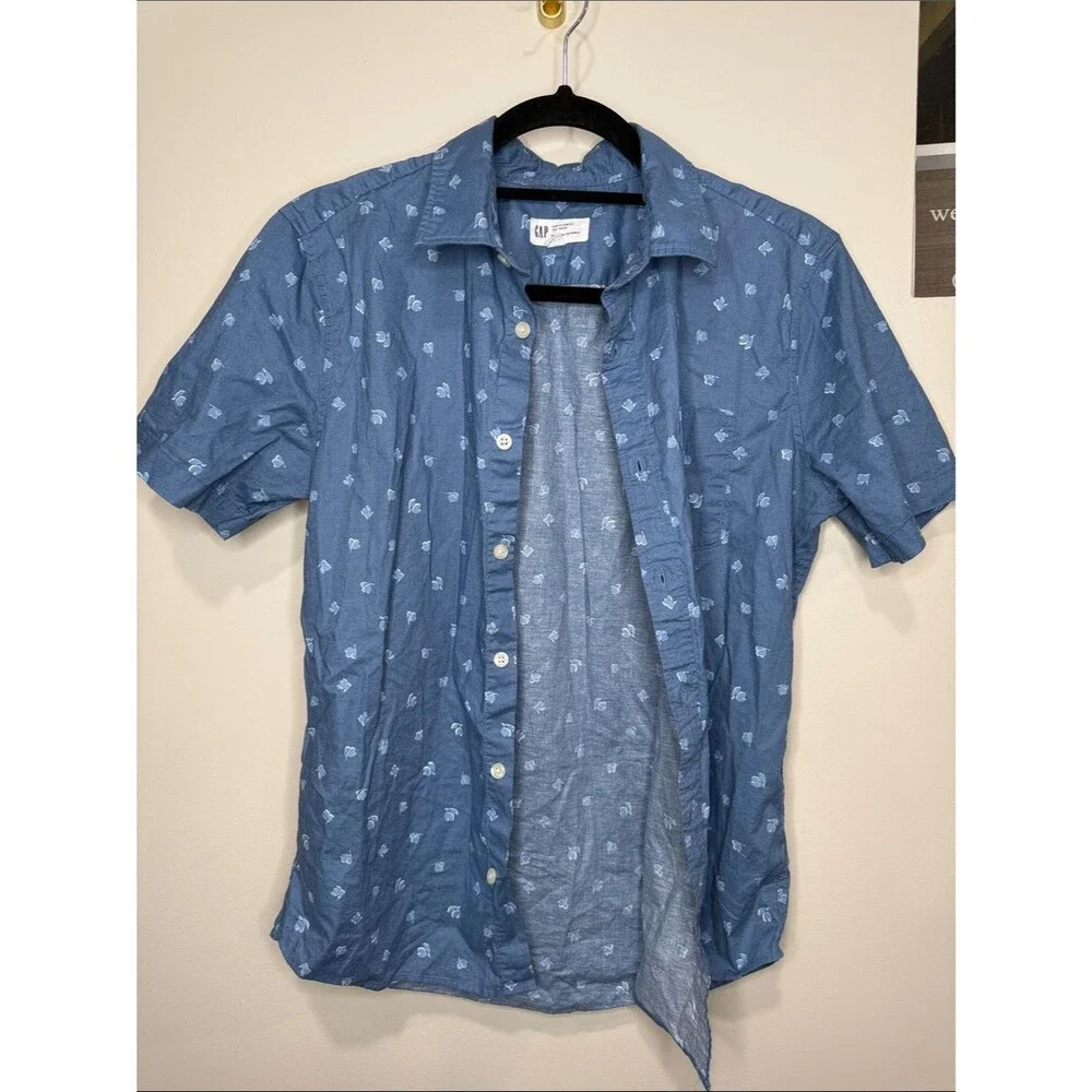 Gap Blue button down short sleeve size XS